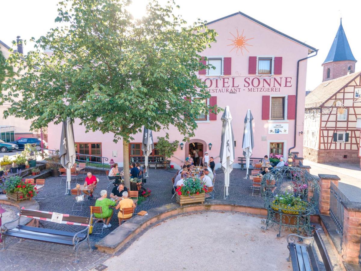 Loffenau Hotel - Restaurant - Metzgerei Sonne מראה חיצוני תמונה
