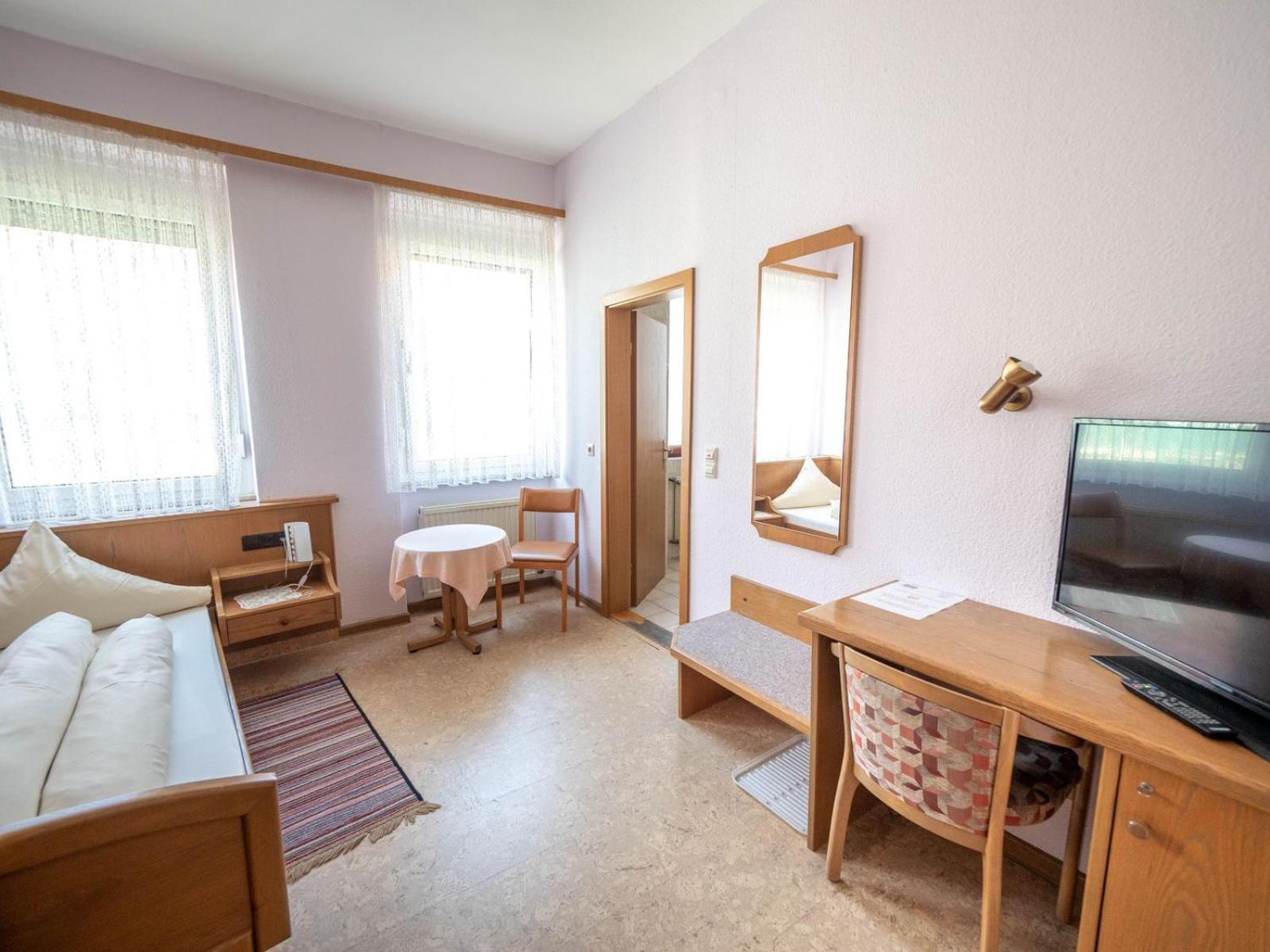 Loffenau Hotel - Restaurant - Metzgerei Sonne מראה חיצוני תמונה